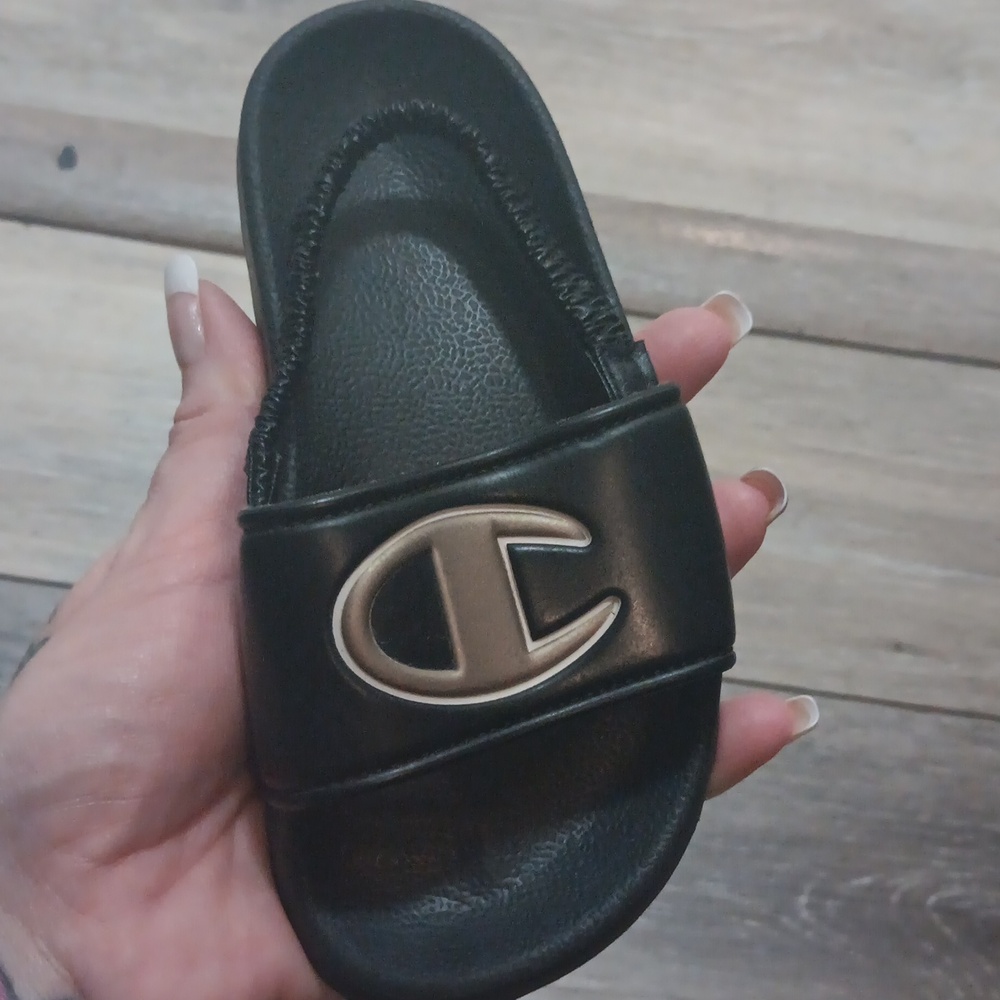 Shoes - Picture 2 of 4